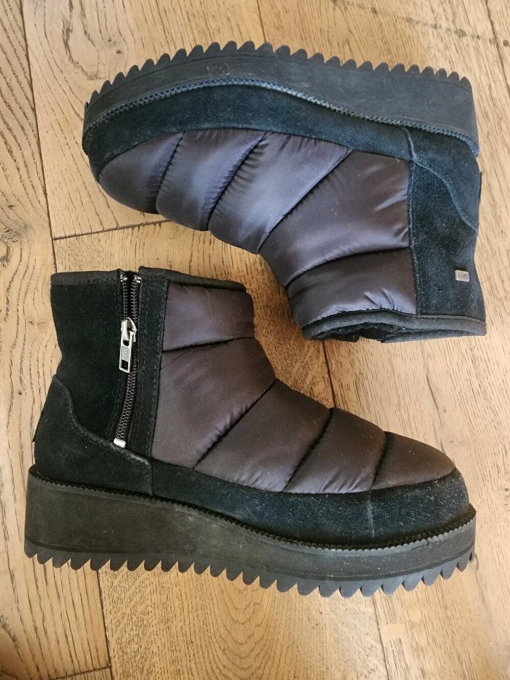 Ugg puffer boots size 7.5